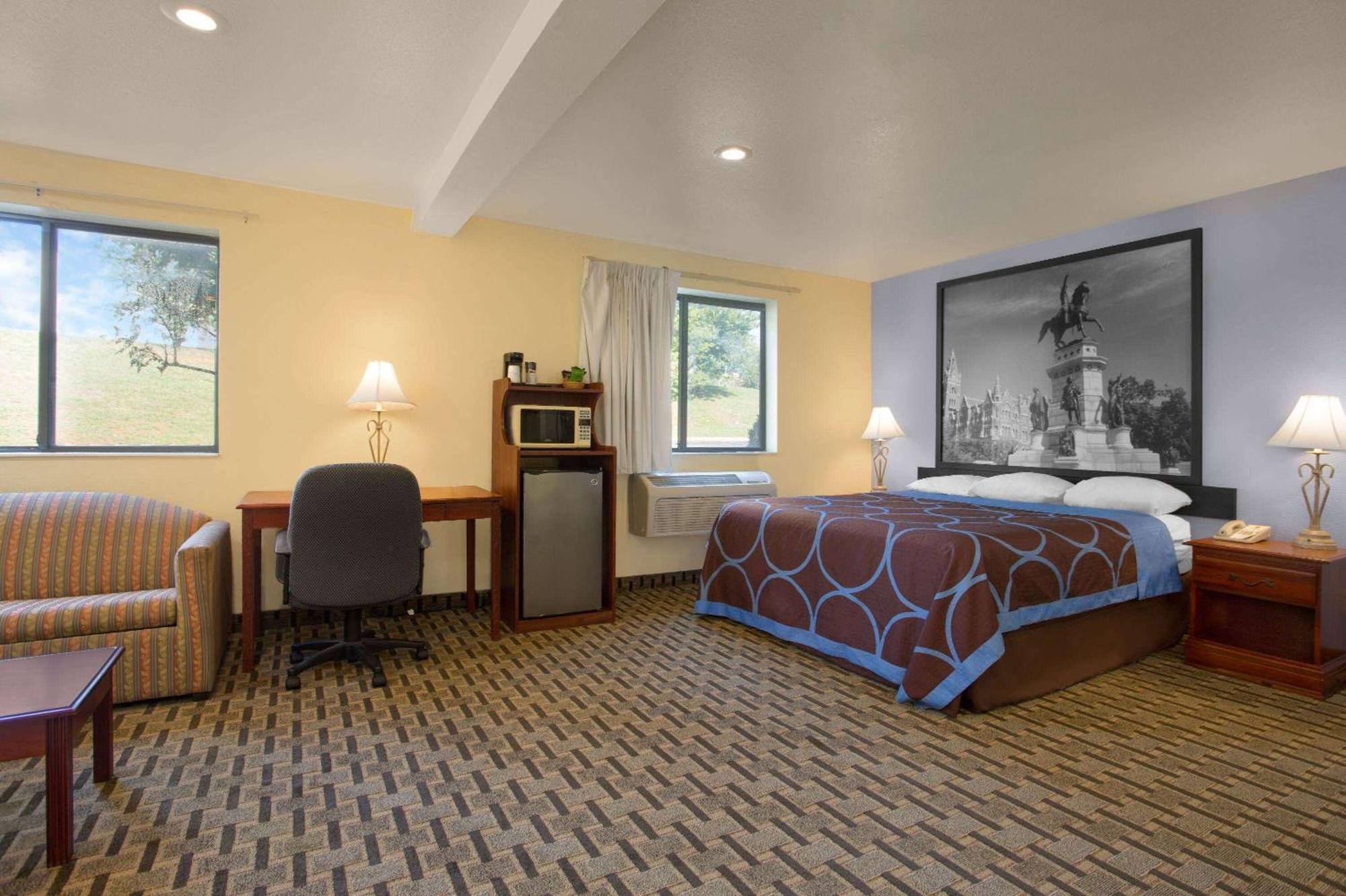 Super 8 By Wyndham Lynchburg Va Hotel Eksteriør billede