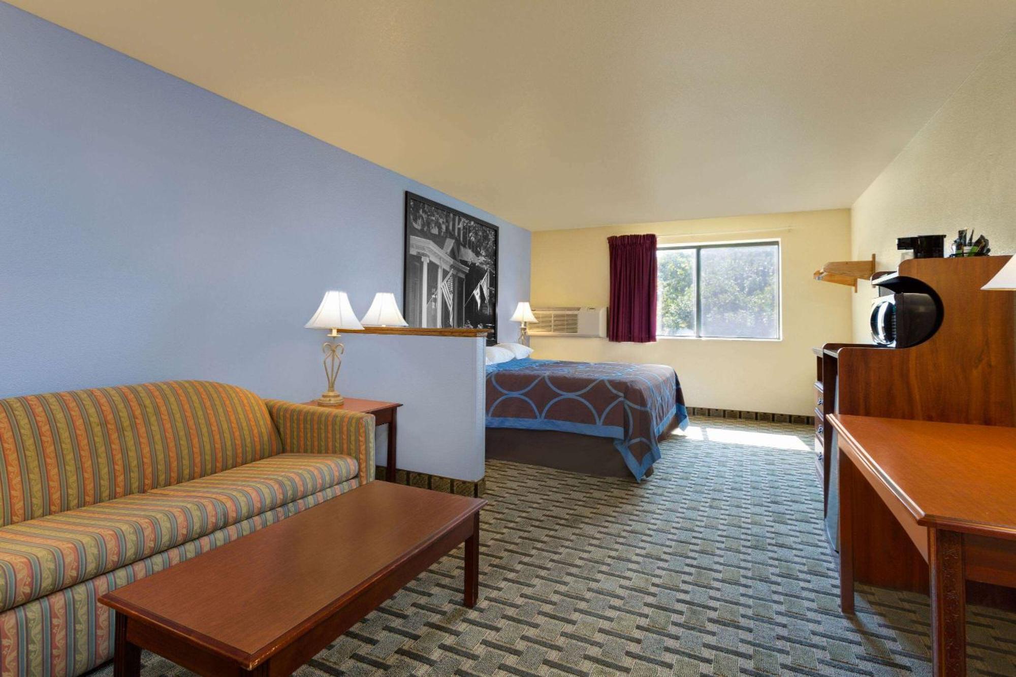 Super 8 By Wyndham Lynchburg Va Hotel Eksteriør billede